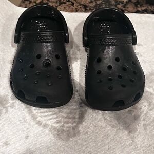 Toddler crocs